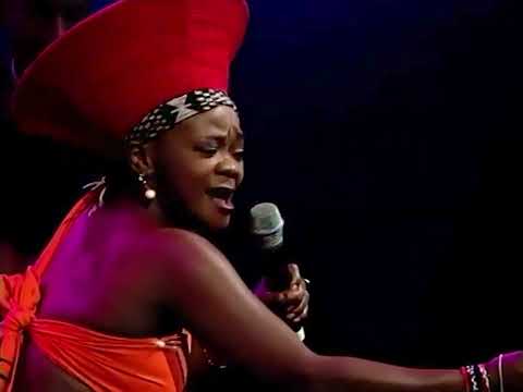 Brenda Fassie Vuli Ndlela Live On Felicia