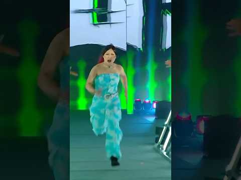 إيو سكاي تنقذ ريا ريبلي