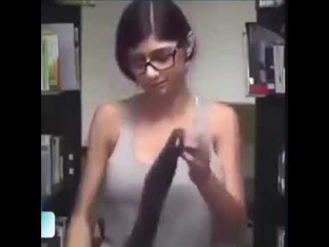 مايا خليفه خلعت ملابسها كاملة قدام الجمهور ف لبنان