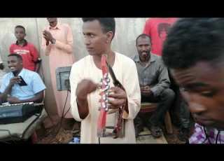 تعال يا احمد ودالصديق ويا حسين وتر شوفو ابداع احمد مختار