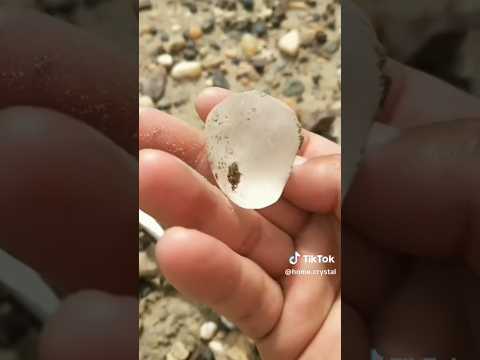 طريقة البحث عن الاحجار الكريمة في الطبيعة