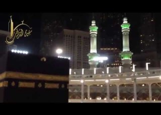 تسجيل مرئي من داخل الحرم أذان الفجر الأول ليوم الأحد 17 شعبان 1435 للمؤذن حمد الدغريري مدني جميل