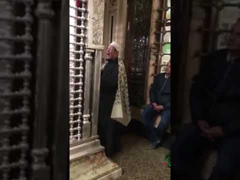 انشاد جميل داخل مقام ستنا السيدة زينب من عمى الشيخ رفيق على النكلاوى