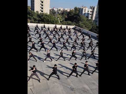 الكسول والم تكل يجب أن يدرب قدميه جيدا عندما تشاهد تلاميذي صل على الحبيب