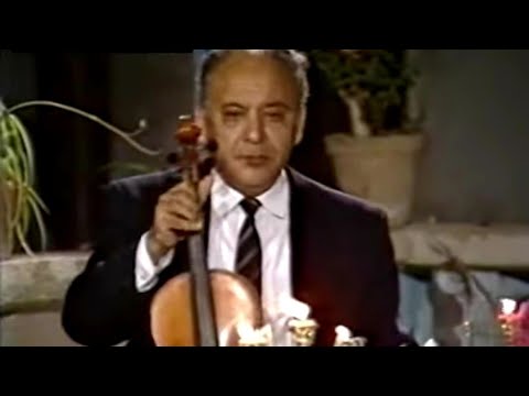 الحاج محمد الطاهر الفرقاني ملك المالوف في فيديو كليب رقم 07 لفطيمة روح يابن الورشان الحاج محمد الطاهر الفرقاني ملك المالوف في فيديو كليب رقم 07 لفطيمة روح يابن الورشان