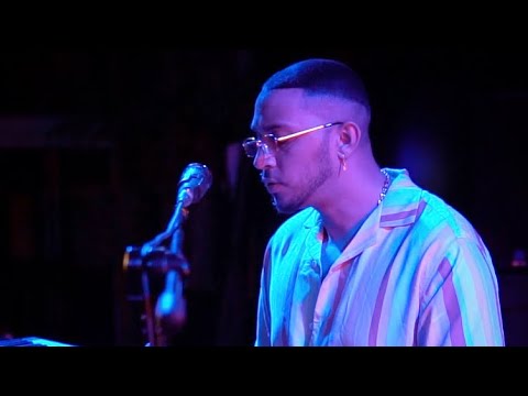 Meiitod Dans Les Bras D Un Autre