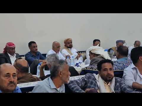 خطاب شديد اللهجة الشيخ سلطان البركاني يجري إتصالا هاتفيا بجميع الحاضرين في عزاء الشهيد حسين الصوفي