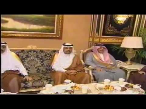 الشاعر اليمني فتحي الاضرعي قصيدة رائعه جدا امام الامير سلطان بن عبدالعزيز