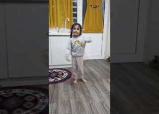 Sister And Brother Dancing ڕەقسی خوشک و برا