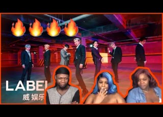  PURRR WayV 威神V Action Figure Performance Video REACTION
