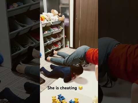 She Is An Expert In Influencing Dad 子ども Infant Toddlers Baby Funny 赤ちゃん Shorts