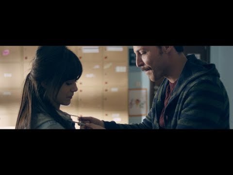 لما المدرس يكون عينة زايغة على البنات ماتجي أشرحلك حاجة علي السريع عوالم خفية