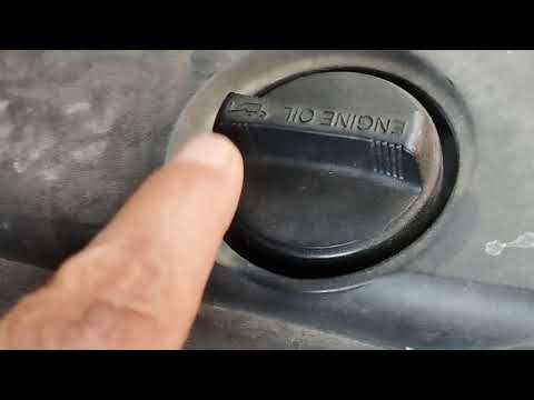 خمس اعطال مهمة يكشفها لك غطاء زيت المحرك