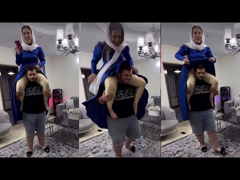 خلع حجاب مرآته و عرض جسمها للجمهور فكانت نهايته غير متوقعة خلع حجاب مرآته و عرض جسمها للجمهور فكانت نهايته غير متوقعة