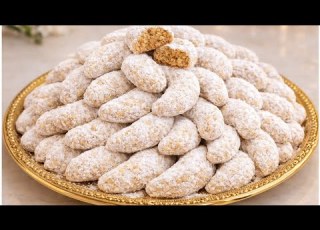 معشوقة الجماهير حلوة الهلال بدون بيض او خميرة اقتصادية كتعطي كمية وفيرة ومذاقها مميز وكتجي هشيشة