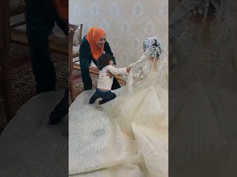 شوف شلون العروسه وطفلها ما يقبل تروح ذا عجبك الفيديو خلي اشتراك فديتكم