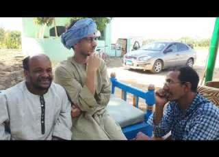  سعيد جدته اتوفت وعم شوقي وصاحبه شاربين سيجاره حشيش موووت وجايين العزاء وهما مش فايقين وعاملين يضحكو