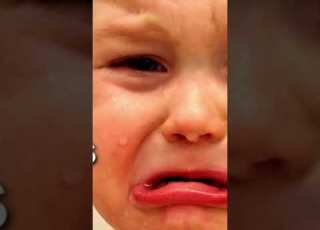 صوت طفل صغير يبكي بكاء حاد