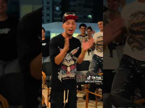 حالات واتس جايبه مايوه الساحل على جسمها كان سافل