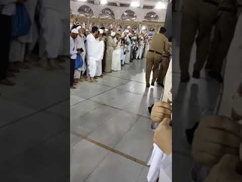 شاهد ما حدث لحظة خروج الشيخ ماهر المعيقلي إمام الحرم المكي بعد صلاة العشاء شعبان 1440 هجريا شاهد ما حدث لحظة خروج الشيخ ماهر المعيقلي إمام الحرم المكي بعد صلاة العشاء شعبان 1440 هجريا