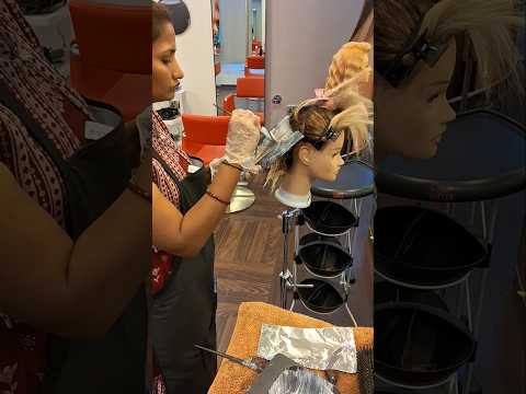 كورس صبغات الشعر و السشوار و التساريح من اكاديمية جوجو للتجميل