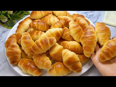 هتقومي حالا تعمليه الميني مولتو او الكرواسون بنص كيلو دقيق وبدون حليب ولابيض ولازبدة هش وخفيف جدا