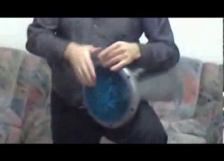 عازف الايقاع الاول الفنان وجدي صولو على الطبلة