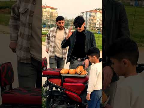 حزين طلب منه الطعام ولم يعطيه