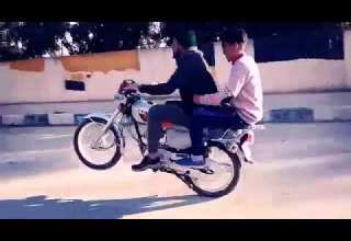 حادث متور تشبيب في مدينة الطبقة مضحگ هههه