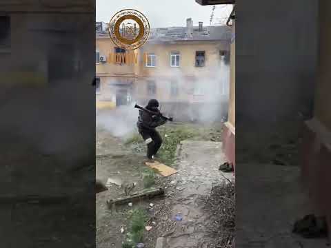 هكذا يكون القتل الحقيقي و الشجاع في القتل تكون عند القوات الشيشانية فقط تحيا روسيا слава россия