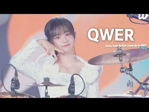 AAA2024 QWER 내 이름 맑음 Winter Ver 고민중독 Winter Ver 4K Broadcast Stage Official Video AAA2024 QWER 내 이름 맑음 Winter Ver 고민중독 Winter Ver 4K Broadcast Stage Official Video