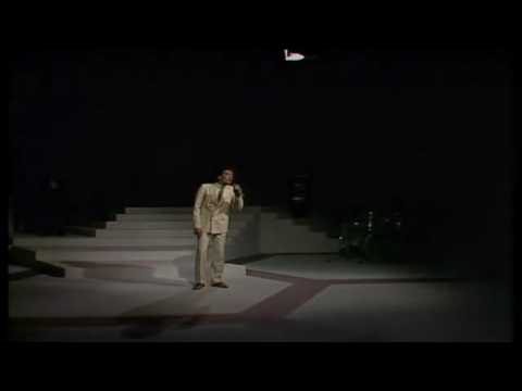 أنا بيكى يا سمره أكون على الحجار