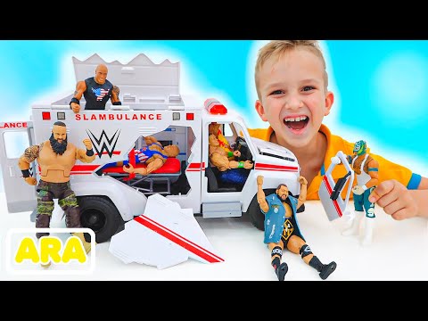 يلعب فلاد ونيكي بلعبة عربة WWE