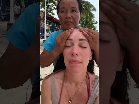 Masaje Callejero En Una Playa De Filipinas Masaje Massage Relaxing Beach Short