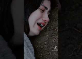 أحـتـاج أن أنـام ألـف سـنـه لـسـت مـتـعـبة لـكـن بـقـلـبـي غـصـة قـتـلـت رغـبـتـي بـالـحـيـاة