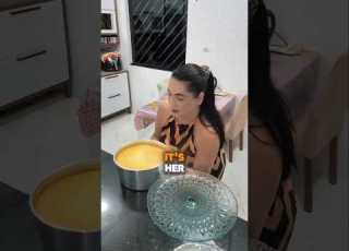 خبازة مبتدئة تكاد ت فسد الكعكة لكن النهاية مثالية رائع أسعدني يومي شورت