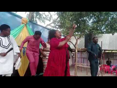 Mama Kindole Maarufu Kihelehele Wa Yesu Akihudumu Katika Mkutano