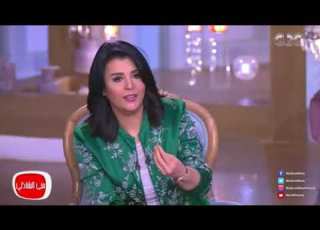 مني الشاذلي قاعد لوحدك كدة زهقان شيطان يوزك العب يلا