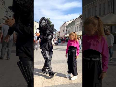 ASTRONOMIA TUZELITY LITTLE GIRL TEACHING 40M SUBSCRIBERS