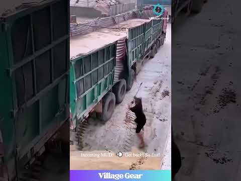 NEAR MISS Workers Vs Unloading Nightmares Safety WARNING Safetyfirst Workaccident Dangerous