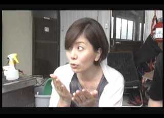  草野満代 熟女の谷間