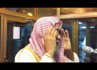  اذان خاشع جميل من مكبرية الحرم المكي الشريف عشاء 25رمضان 1434هـ للشيخ فاروق حضراوي