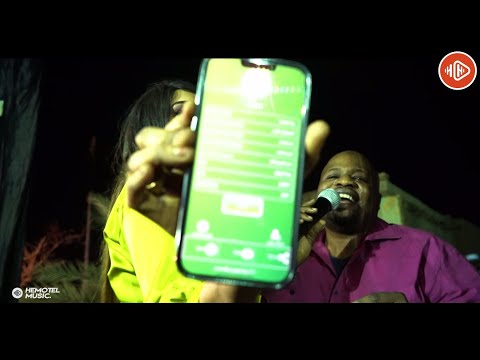 شاهد توتة عيد حسين تهدي الفنان عباسية 500 الف في اغنية انا ما افتريت لمن الغناء غلبو New