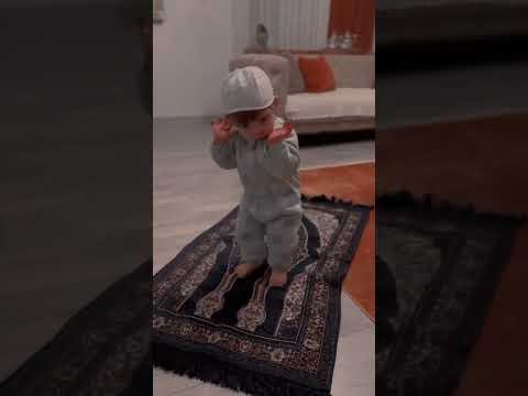 طفل مسلم يصلي Muslim Child Praying Cute Child