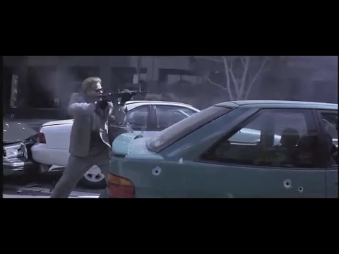 مشهد من فلم Heat المعركه بعد خروج العصابه من السطو على البنك