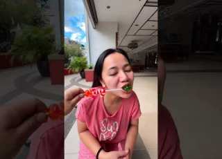  Cute Kid Mom And Baby Eat Lollipop
