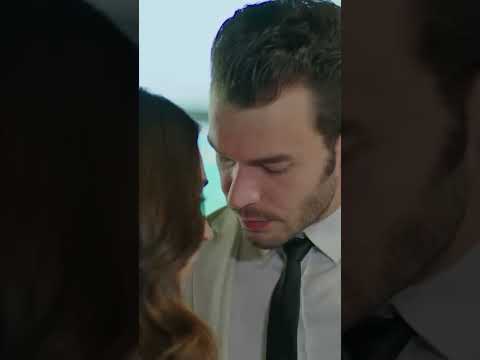 نوبة غيرة رومانسية من المدير اتجاه مساعدته لعبة الحظ Shorts