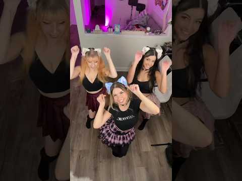 Smol Kitty Girls Do The Caramelldansen Dance