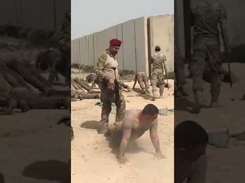 تدريب عسكري غريب Shorts