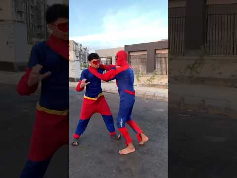 لما سبايدرمان يتخانق مع سوبرمان واخوك الصغير يطاردهم ضحك